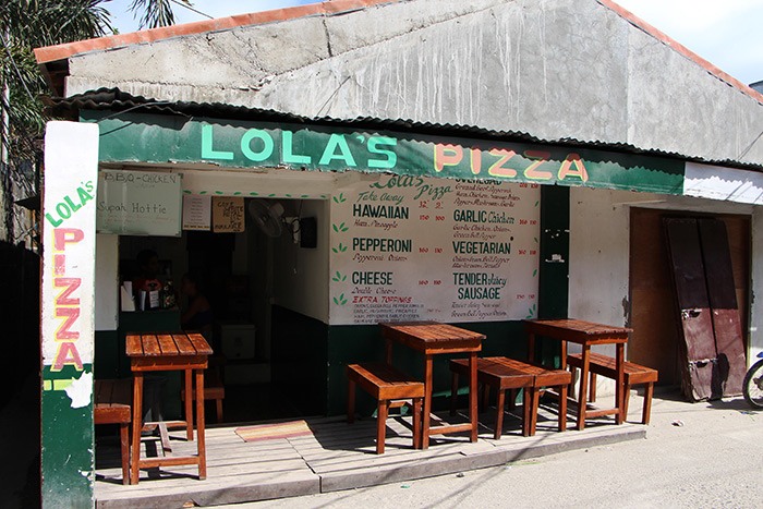 where to eat in boracay lolas pizza