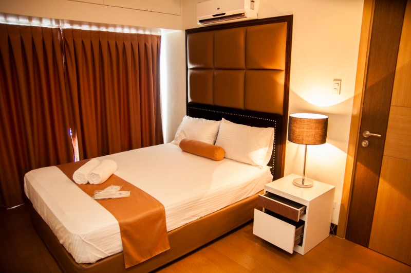 affordable staycations in makati